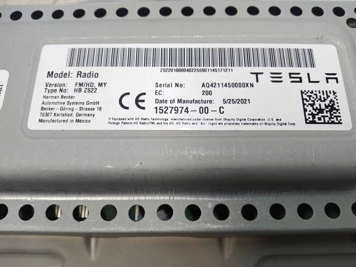 1 Радіо FM/HD (USA) Tesla Model Y 1527974-00-C