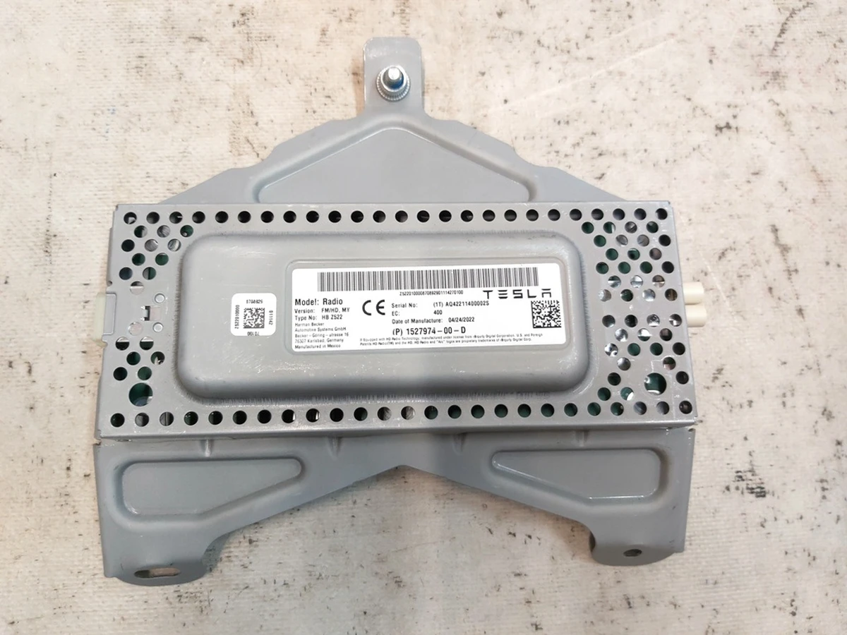 1 Радіо FM/HD (USA) Tesla Model Y 1527974-00-C