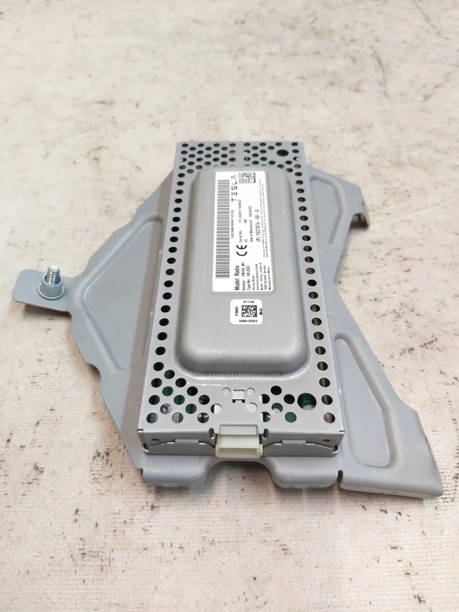 1 Радіо FM/HD (USA) Tesla Model Y 1527974-00-C