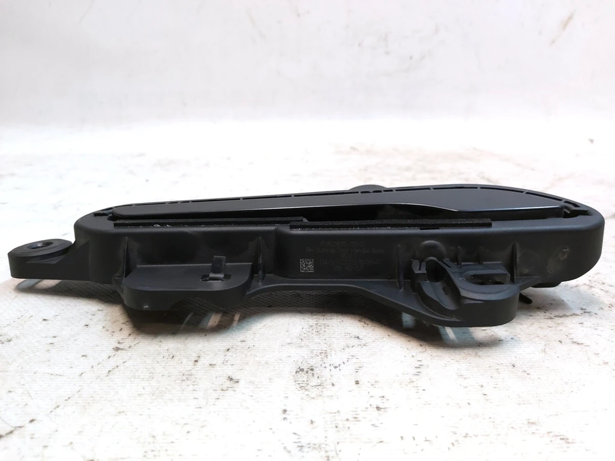 2 DOOR HANDLE OUTER, PASSIVE, RH, BLACK working with case damage Tesla model 3, model Y 1528115-00-D