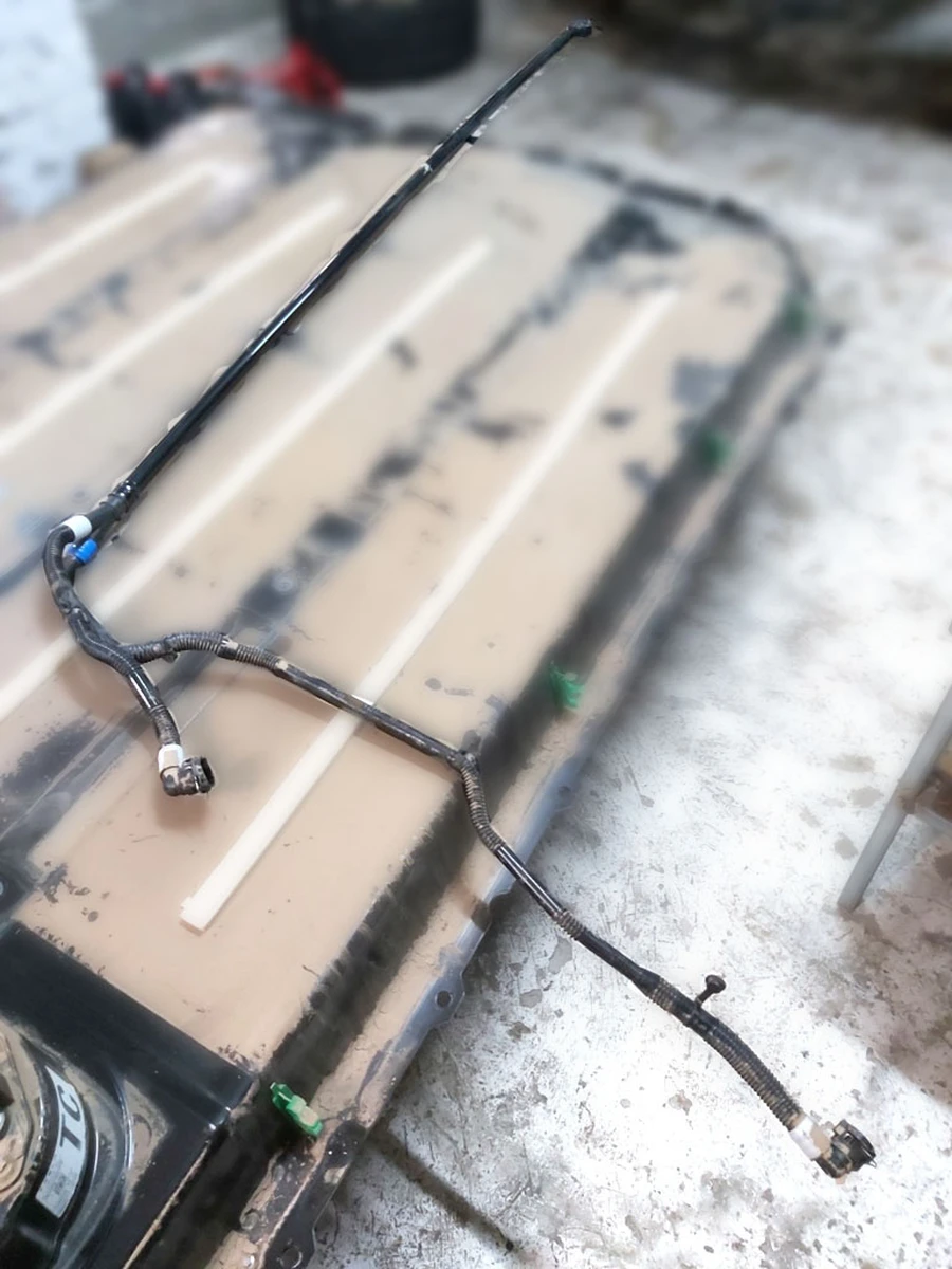 1 Main battery cooling system (RWD) hose Tesla model 3 1530118-00-A