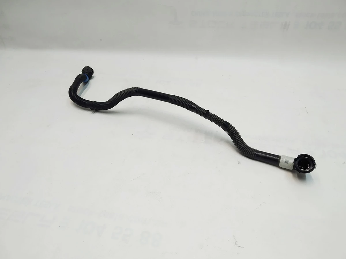 17 Патрубок системы охлаждения переднего инвертора Tesla Model 3, Model Y 1530129-00-B