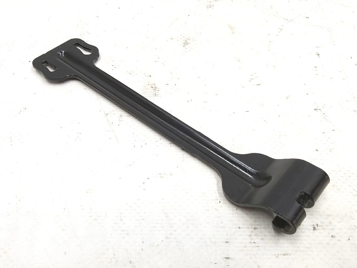 4 Стяжка кронштейна крепления АКБ Tesla model 3, model Y 1533172-00-B