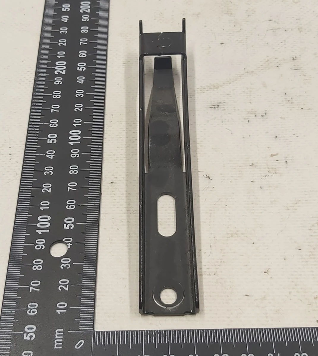 5 Планка верхня кріплення АКБ Tesla model 3 1103736-00-C