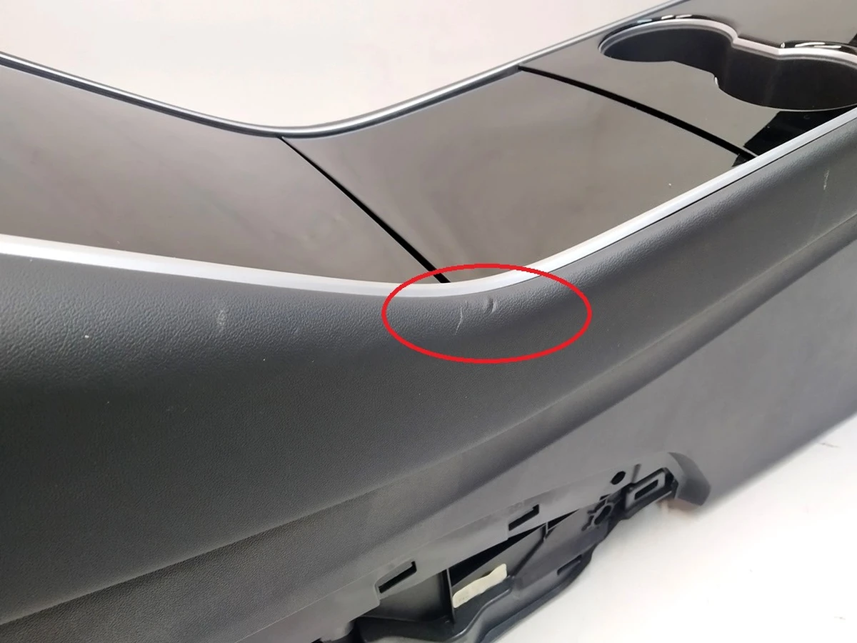 1 Центральная консоль PREM в сборе подлокотник Black без блока взаимодействия с ключом Tesla ModeI 3, ModeI Y 1536685-00-B