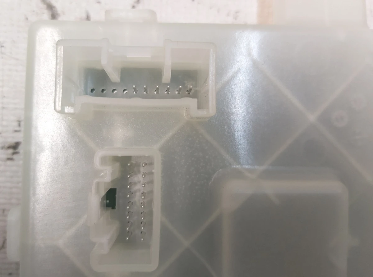 4 CP ECU, ASSY, GEN 4, NA Tesla model 3, model Y 1537264-00-B