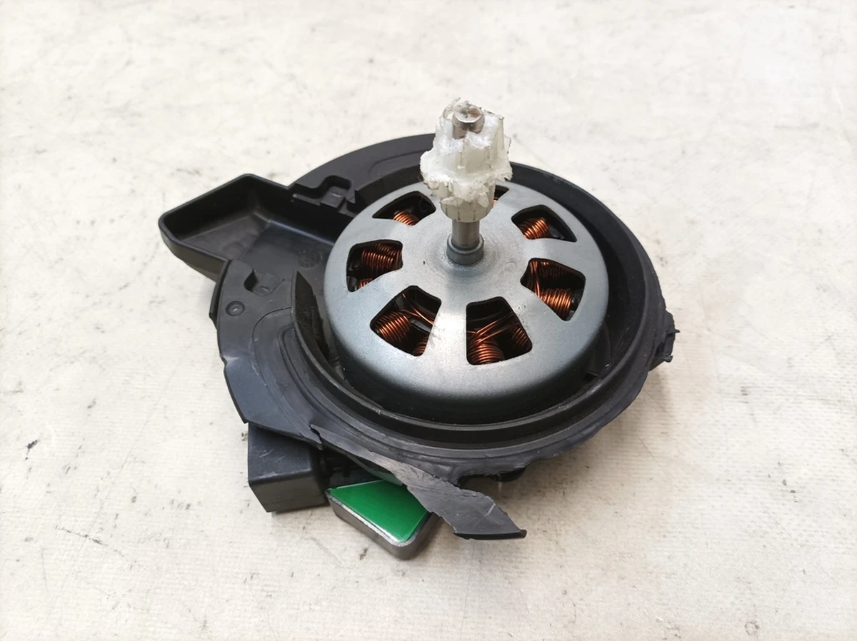 3 Двигун вентилятора кондиціонера (некондиція) Tesla model 3 1539475-00-A