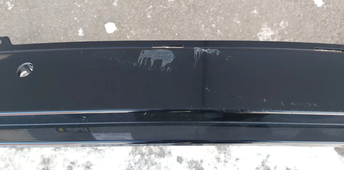 1 MY REAR FASCIA SVC, SOLID BLACK-PBSB with damage Tesla model Y 1493735-S1-A