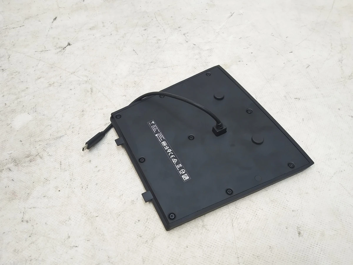 Бездротовий зарядний пристрій Tesla Model 3, Model Y 1541234-00-B