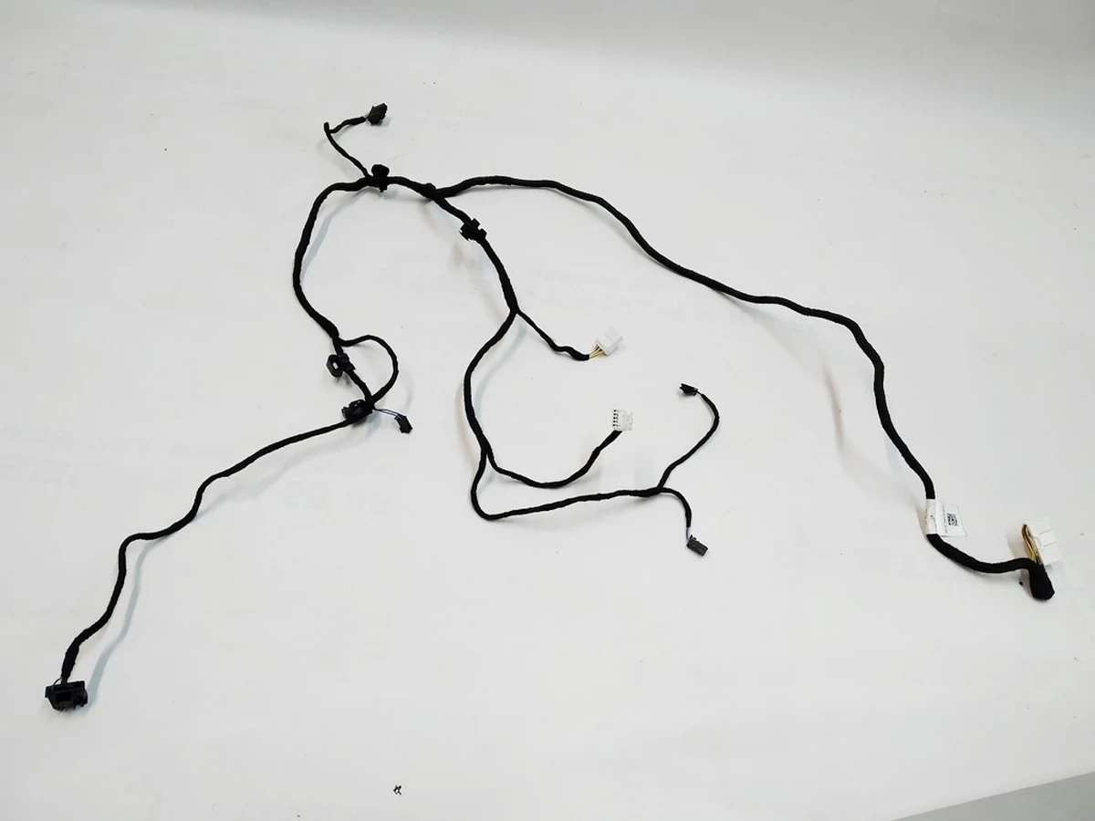 10 Электропроводка климатической установки (печки) салона Tesla model Y 1547266-00-D