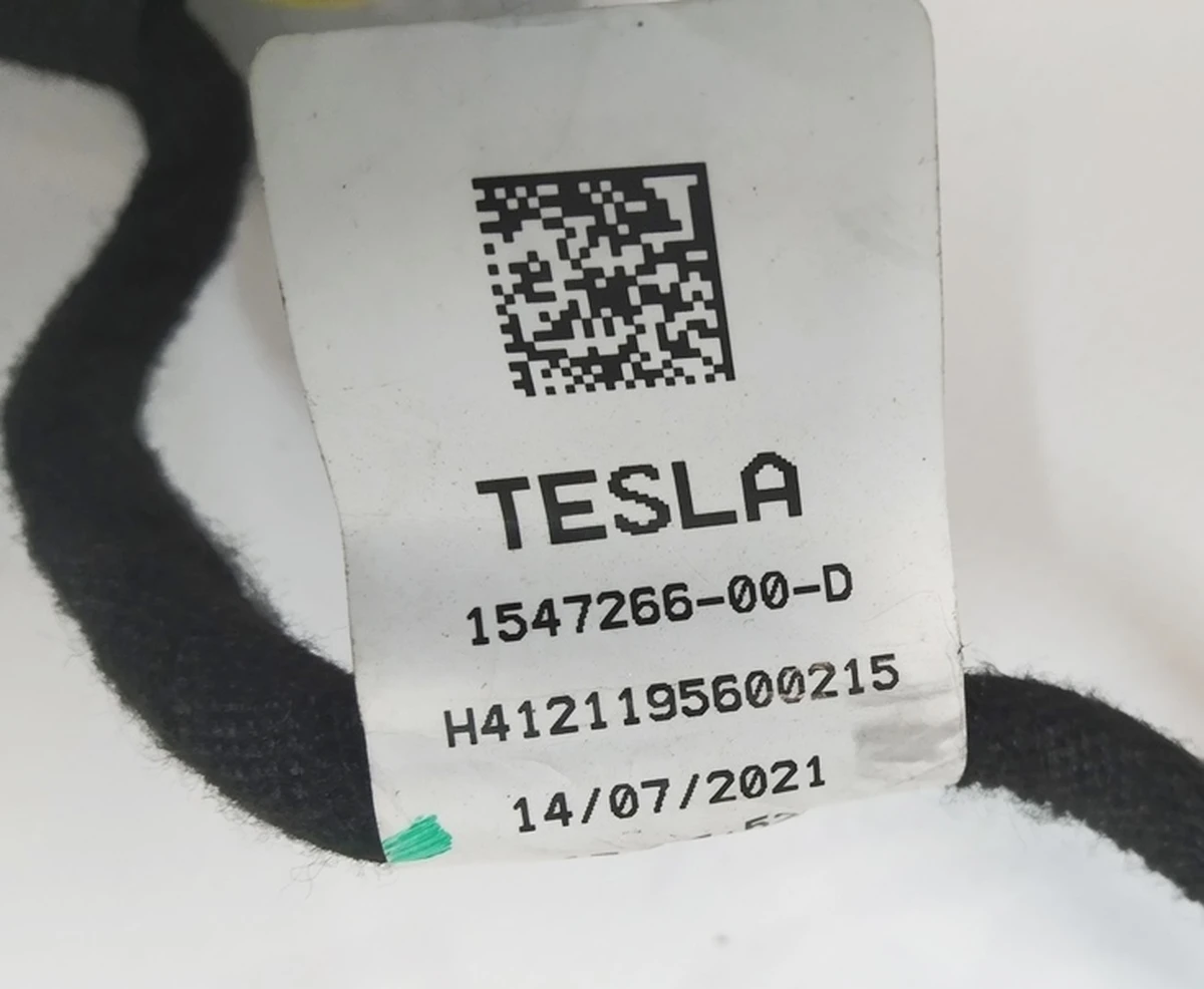 10 Электропроводка климатической установки (печки) салона Tesla model Y 1547266-00-D