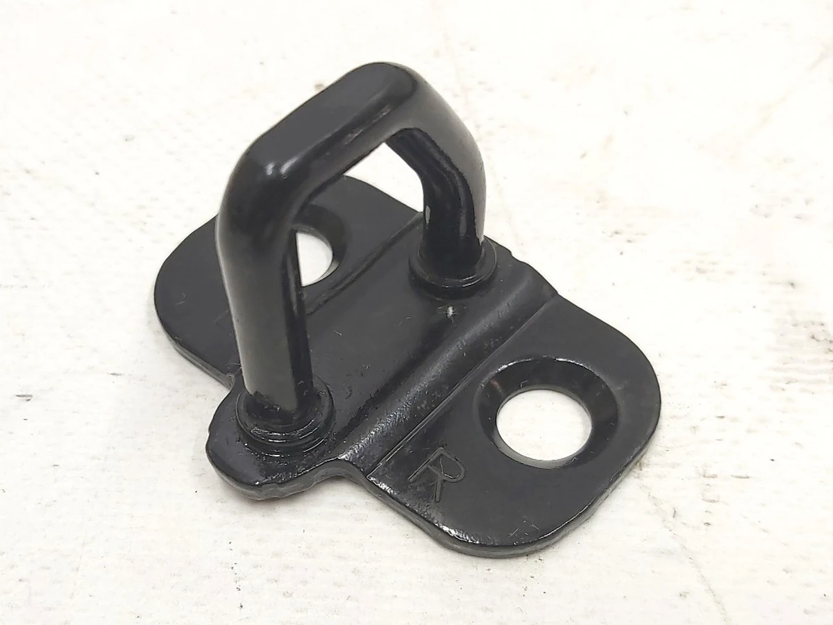 4 Петля замка дверей багажника Tesla Model 3, Model 3 Jan 2024 1547272-00-B