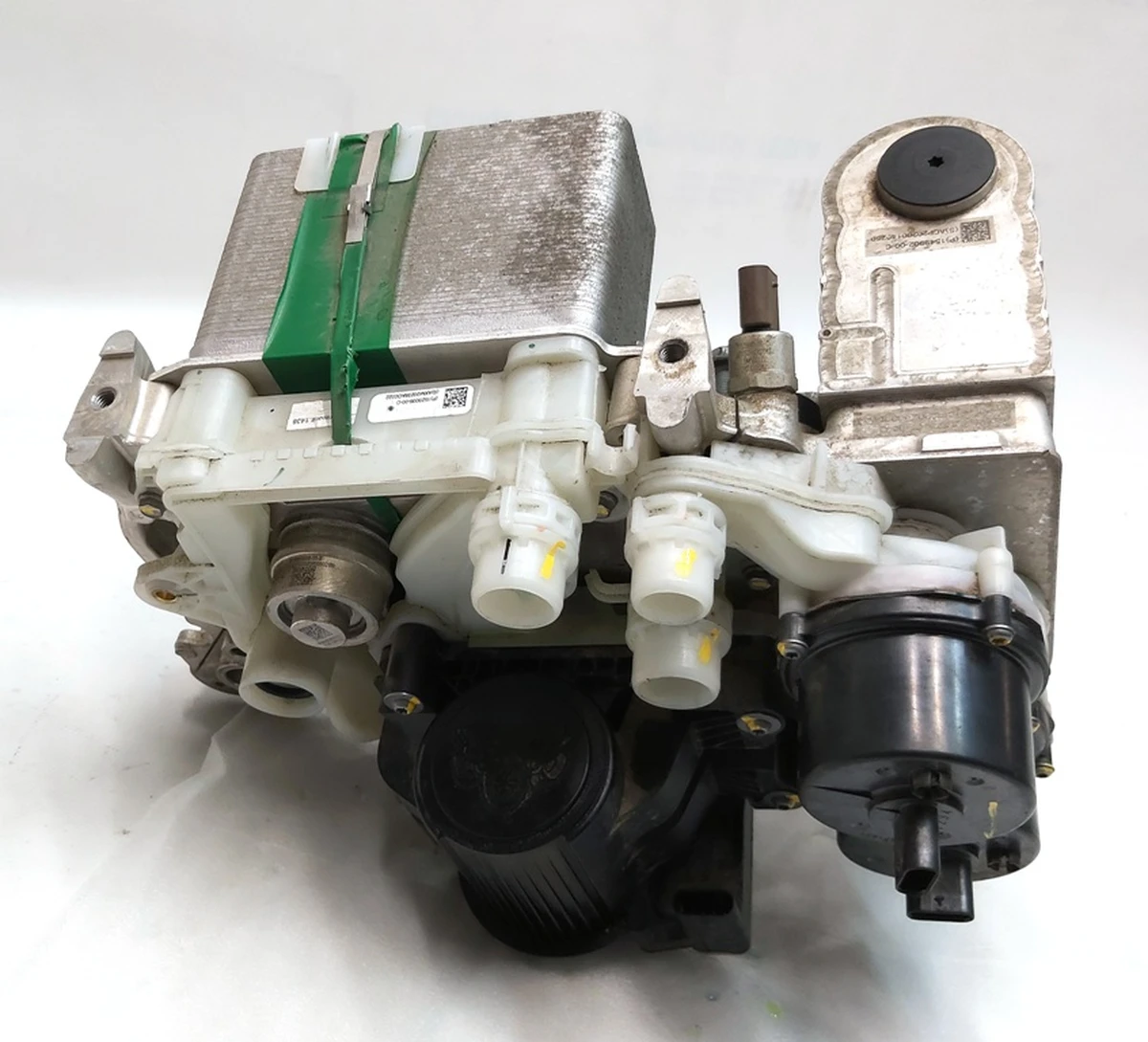 1 Тепловий насос у зборі без шлангів Tesla model 3, model Y 1547595-00-E