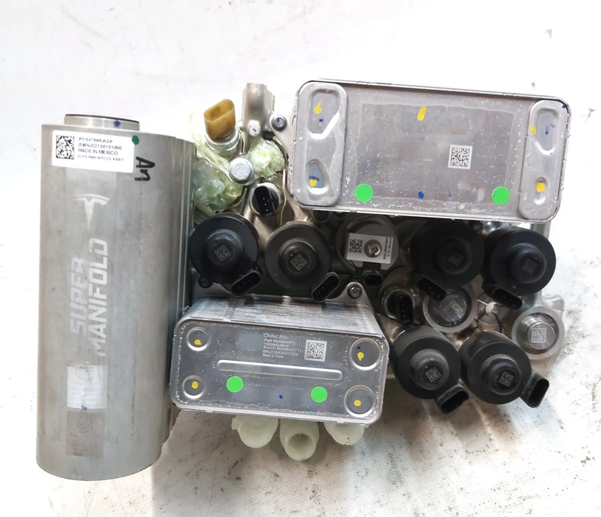 1 Тепловой насос в сборе без шлангов Tesla model 3, model Y 1547595-00-E