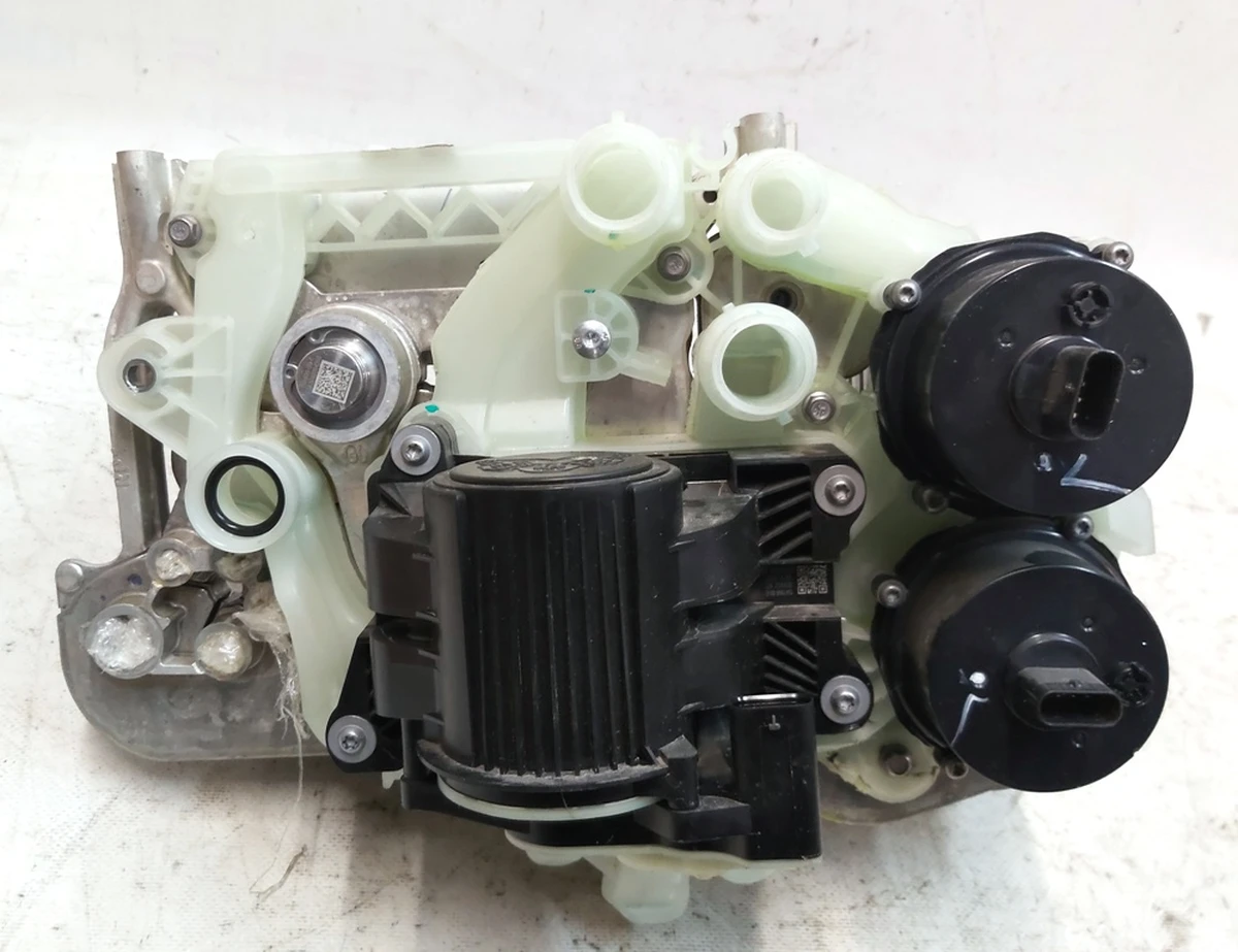 1 Тепловой насос в сборе без шлангов Tesla model 3, model Y 1547595-00-E