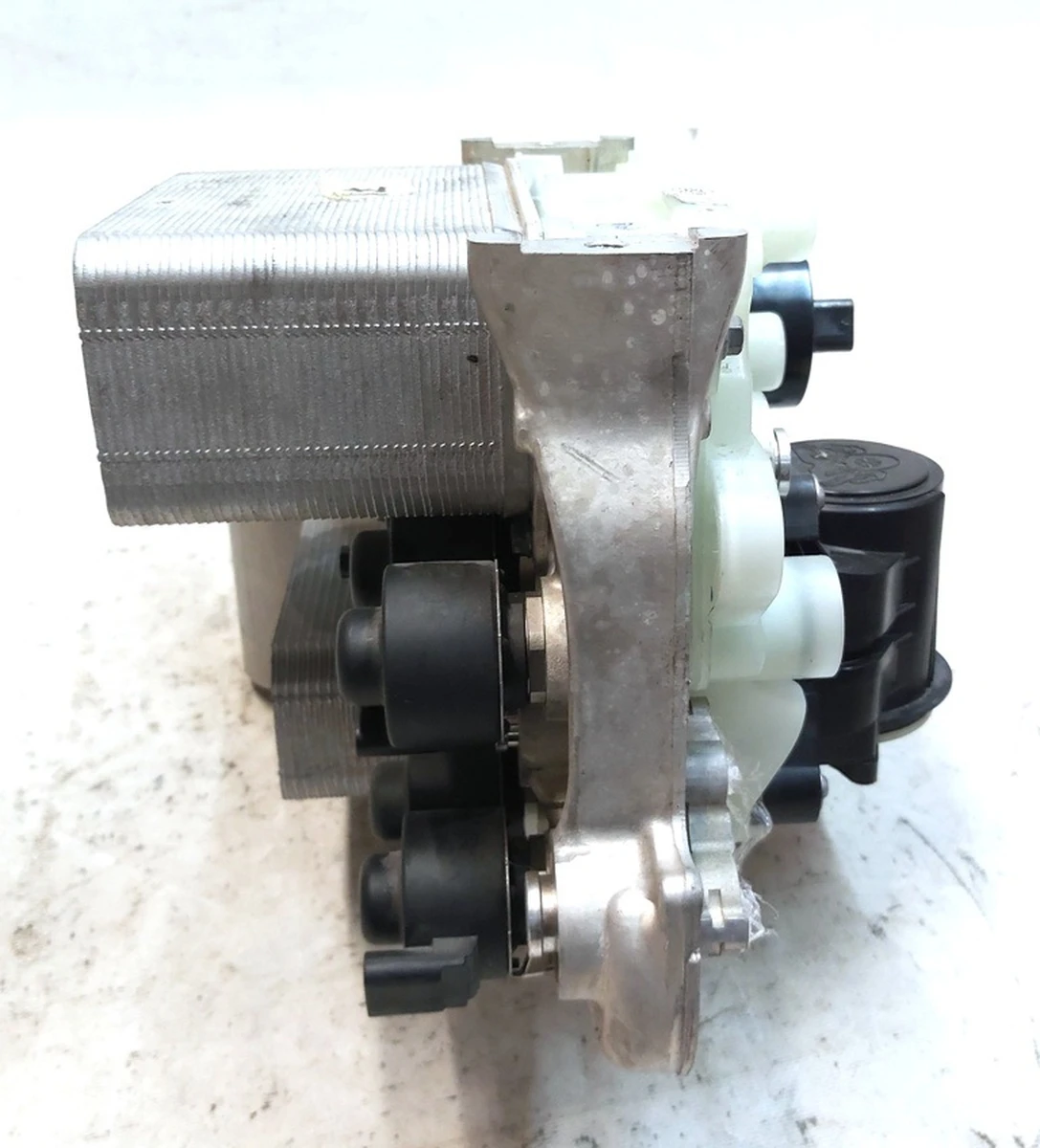 1 Тепловой насос в сборе без шлангов Tesla model 3, model Y 1547595-00-E