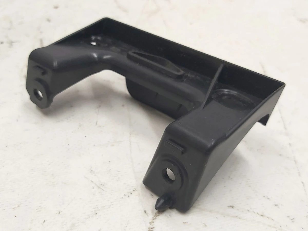 5 Кронштейн кріплення рами другого ряду сидінь Tesla model 3 1549187-00-A