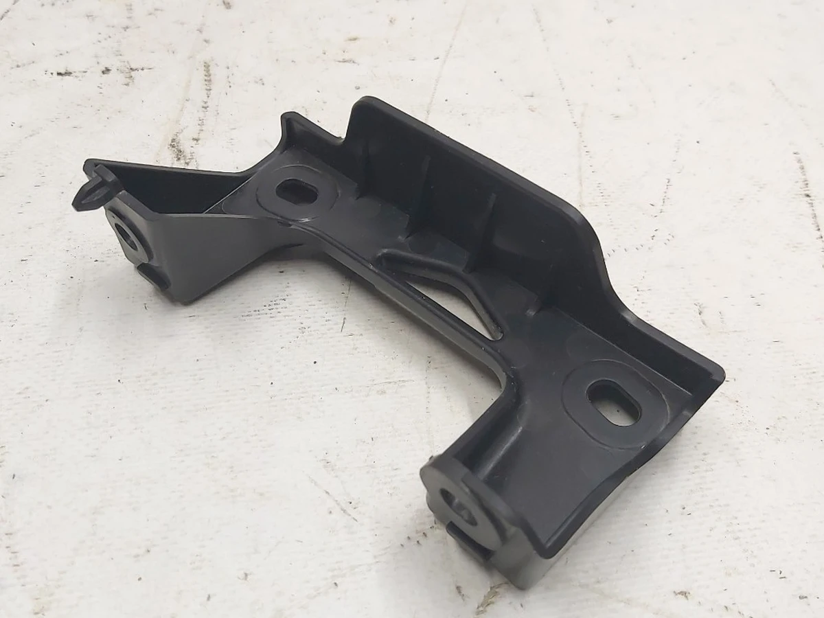 5 Кронштейн кріплення рами другого ряду сидінь Tesla model 3 1549187-00-A