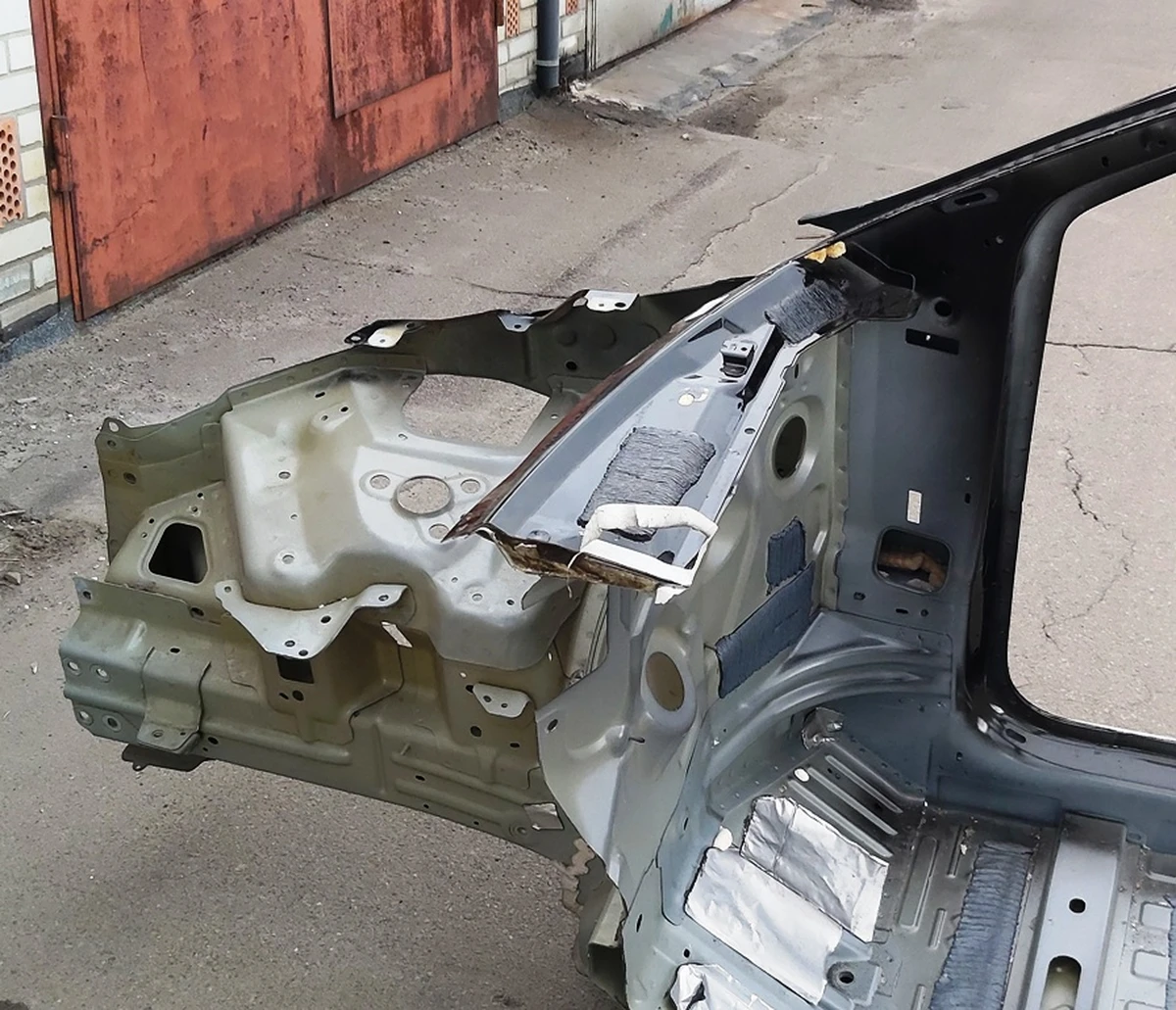 Quarter front right strut "A" with spar assembly PBSB Tesla model Y 1080464-S0-B