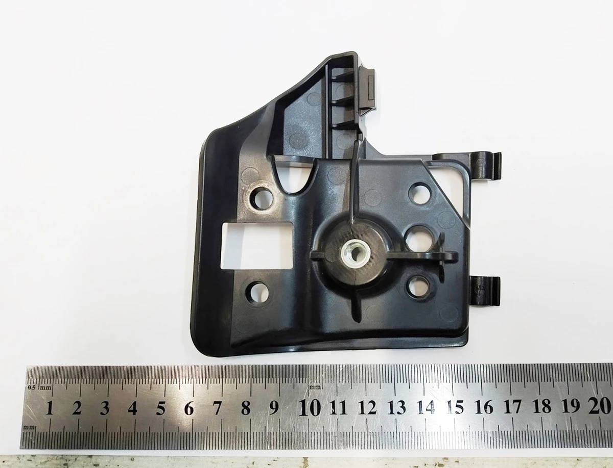 15 Кронштейн обшивки стелі лівий Tesla Model Y 1550110-00-A