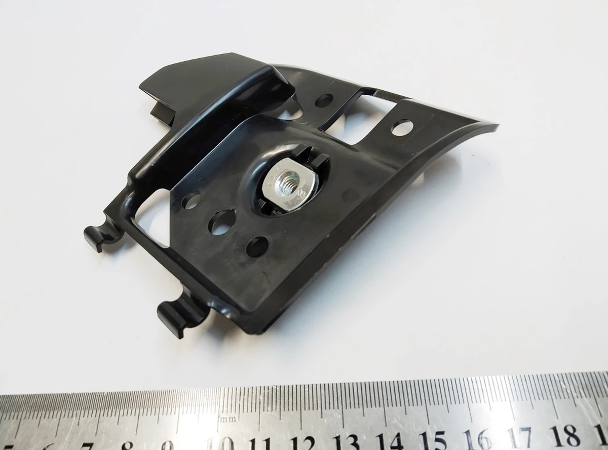 15 Кронштейн обшивки стелі лівий Tesla Model Y 1550110-00-A