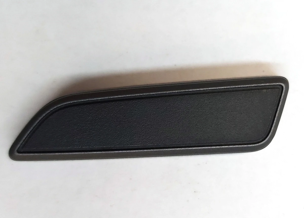 3 Кнопка регулювання положення нижньої частини сидіння водія GRAPHITE Tesla Model 3, Model 3 Jan 2024, Model Y 1551844-01-A