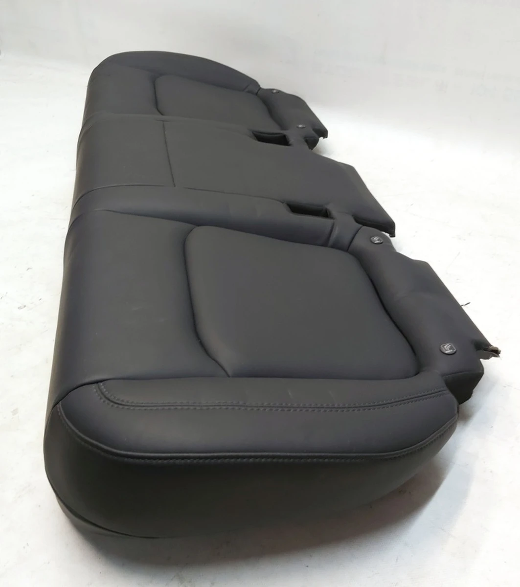 3 Диван второго ряда сидений PUR BLK с подогревом и датчиками присутствия Tesla Model Y 3907893-01-A