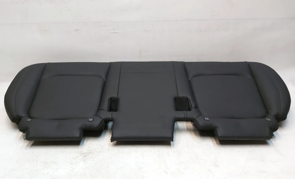 3 Диван второго ряда сидений PUR BLK с подогревом и датчиками присутствия Tesla Model Y 3907893-01-A