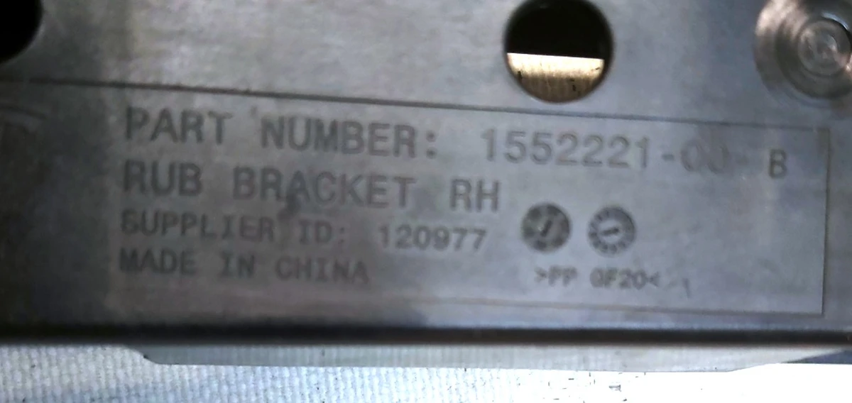 END ITEM, RUB TRUNK BRACKET RH TESLA model Y 1552221-00-B