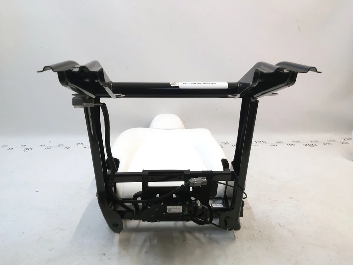 2 Спинка сидіння 2-го ряду одинарна PUR WHT у зборі з підголівником Tesla Model Y 3907892-02-E 1494840-00-A