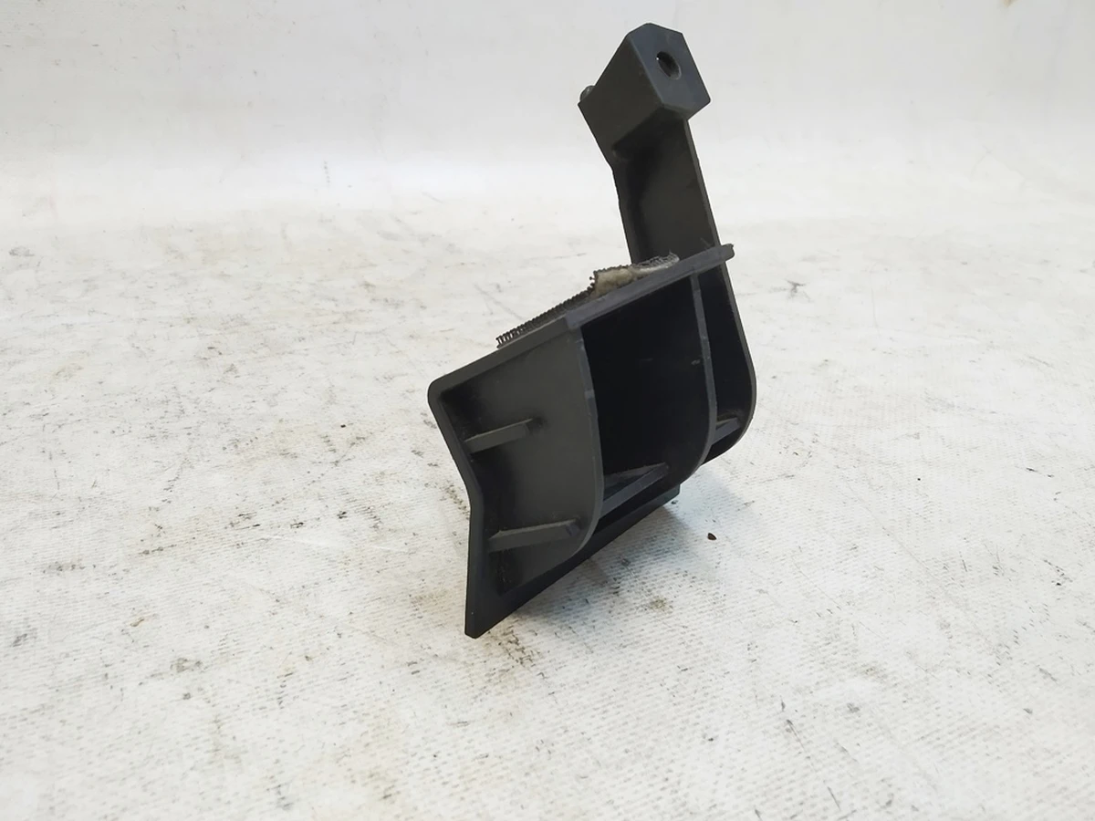 12 Кронштейн накладки порога лівий Tesla Model Y 1555376-00-C