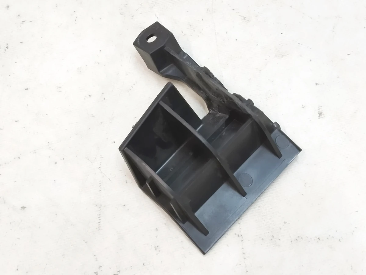 12 MY LH Rocker Bracket Tesla Model Y 1555376-00-C