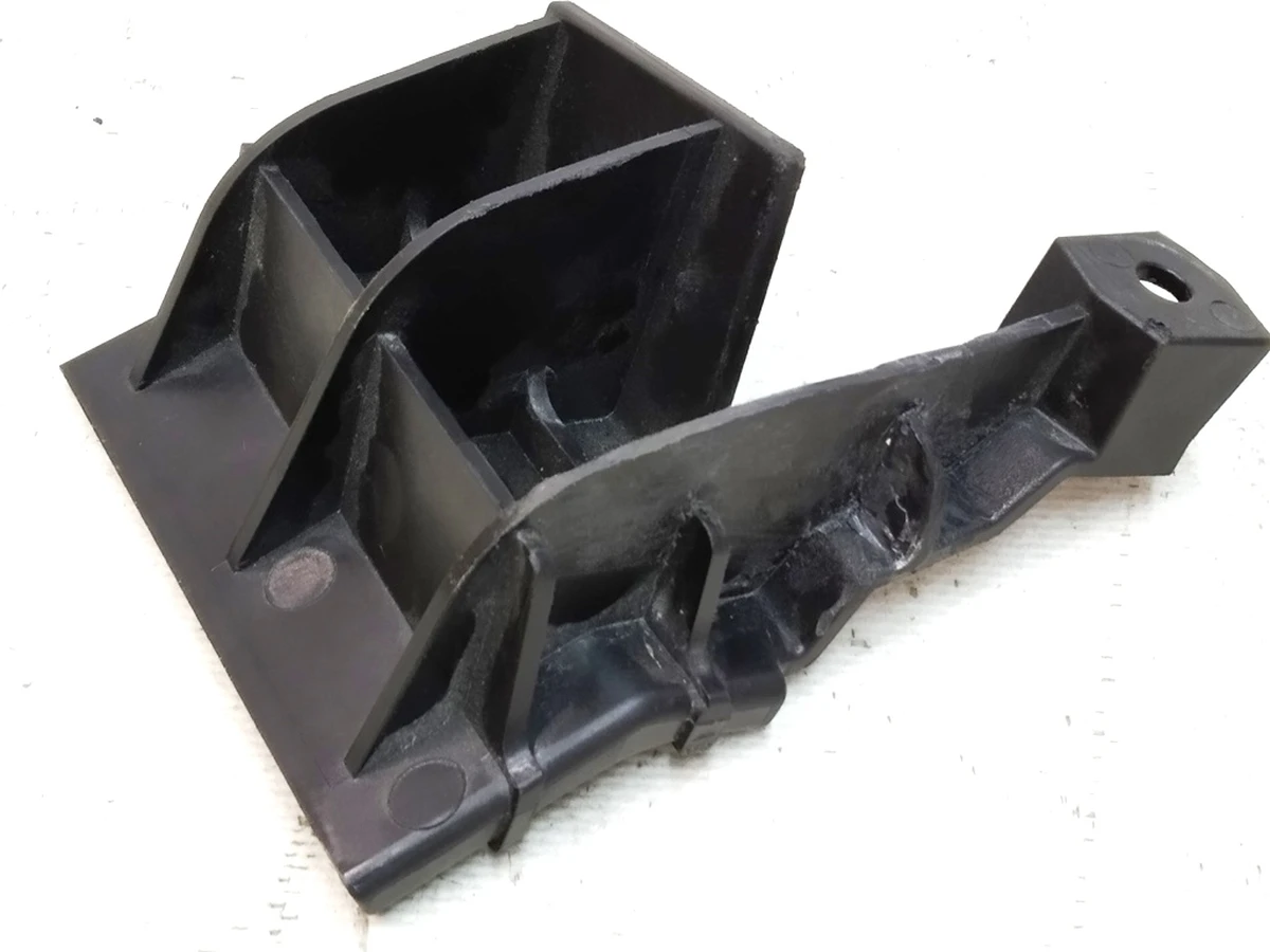 12 MY LH Rocker Bracket Tesla Model Y 1555376-00-C