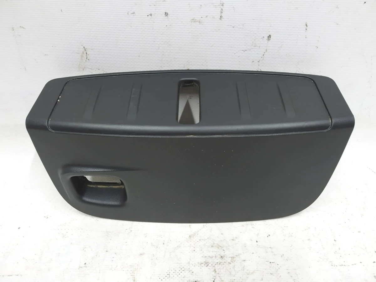 9 Панель замка підкапотного боксу REST Tesla model 3 1555579-00-B