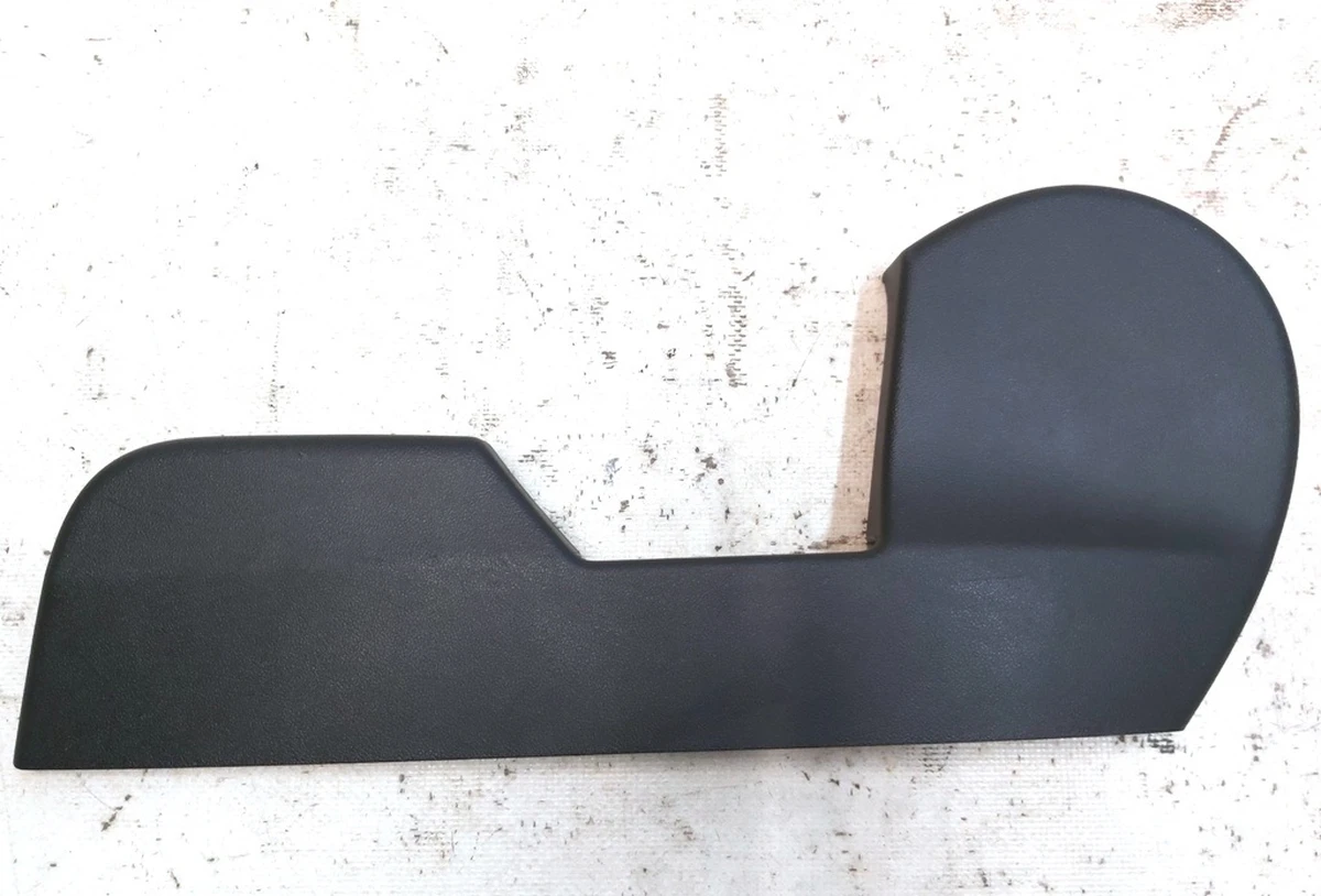 10 Накладка декоративна сидіння пасажира нижня ліва зовнішня Tesla model Y 1557724-00-E