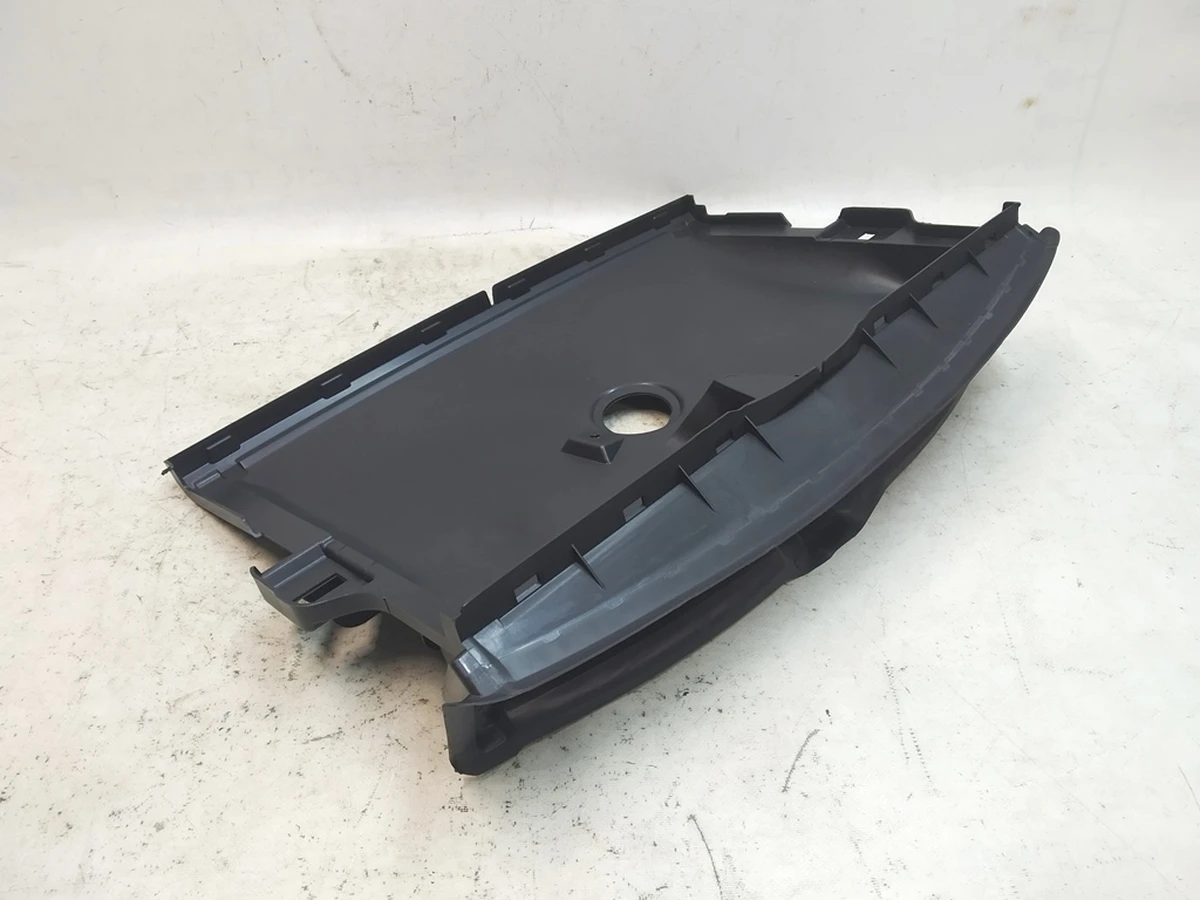 1 Люверс центральный в сборе Tesla Model 3 1559787-00-A