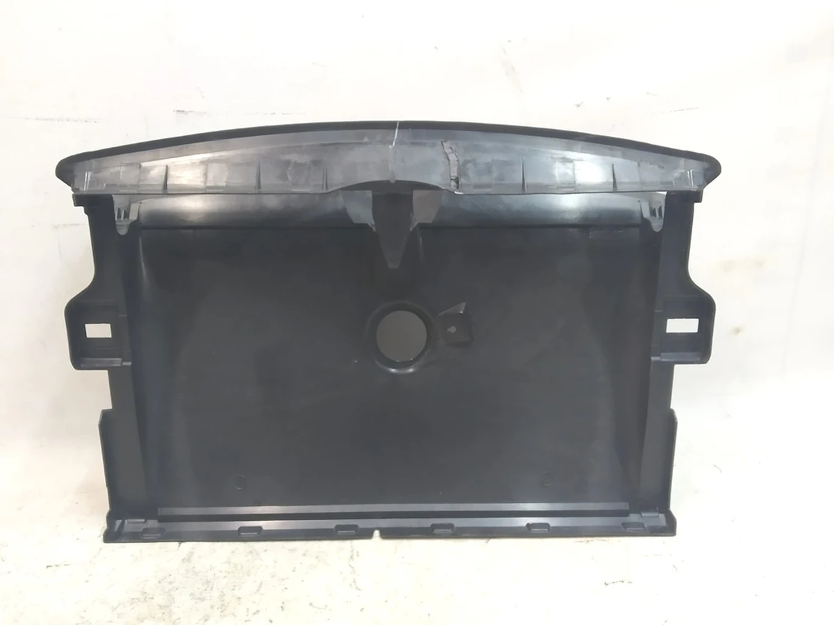 1 Люверс центральный корпус (восстановленный) Tesla Model 3 1559787-00-A