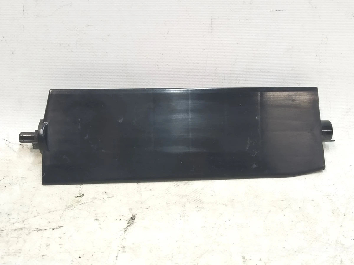 1 Флюгер лівий люверси центральної Tesla Model 3 1559787-00-A