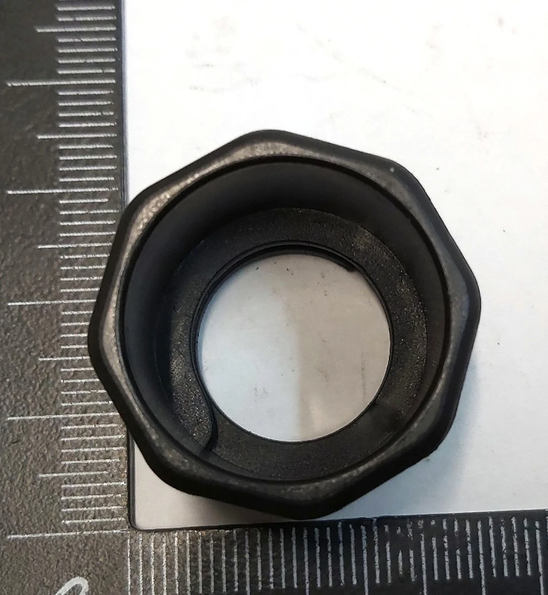 7 Фиксатор (контрогайка) демпфера упора крышки багажника Tesla Model Y 1559817-00-A