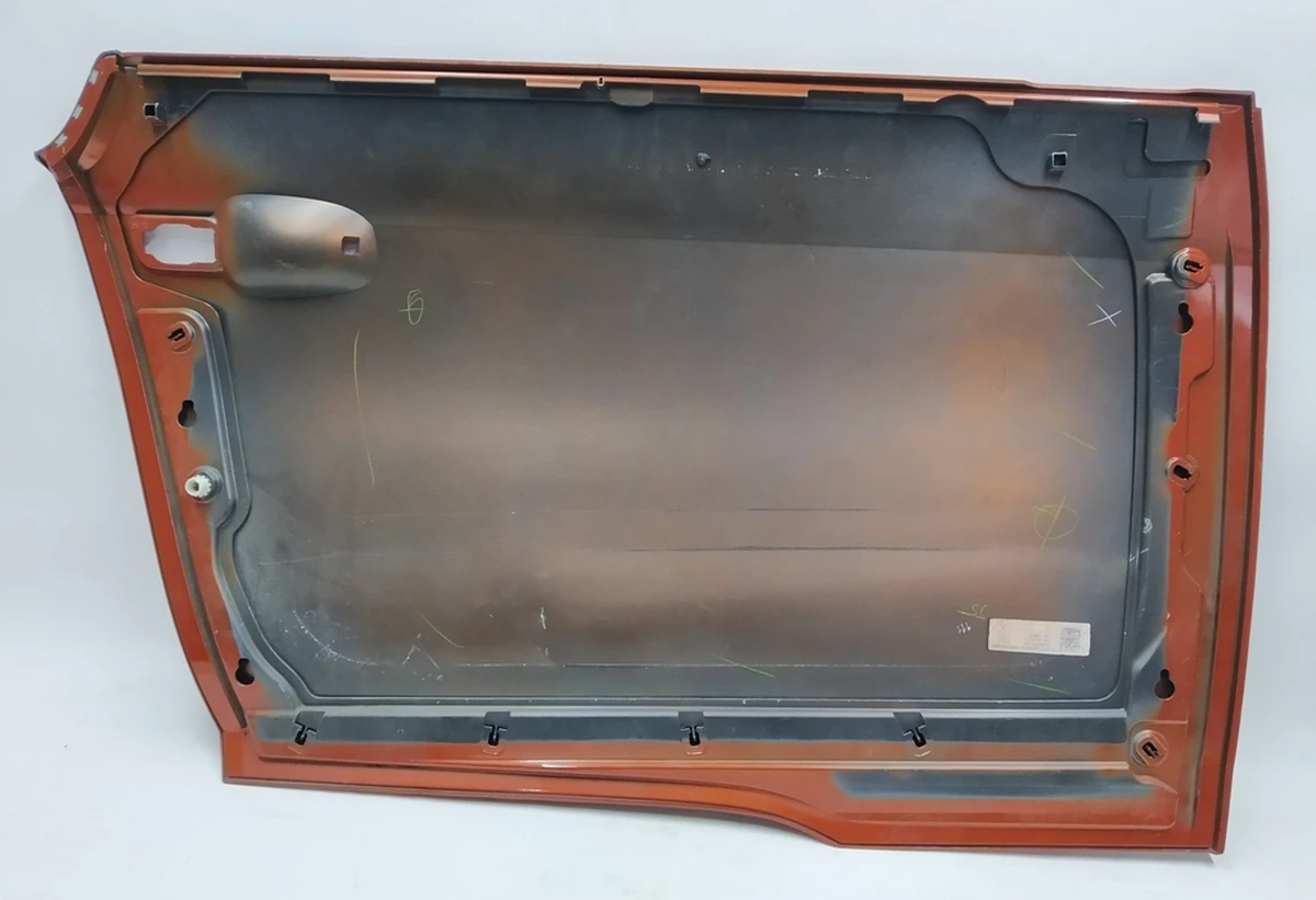 Облицовка наружняя двери передней левой (пластик) B78 (Solar Orange Metallic) (с повреждением) BMW i3 51007369329