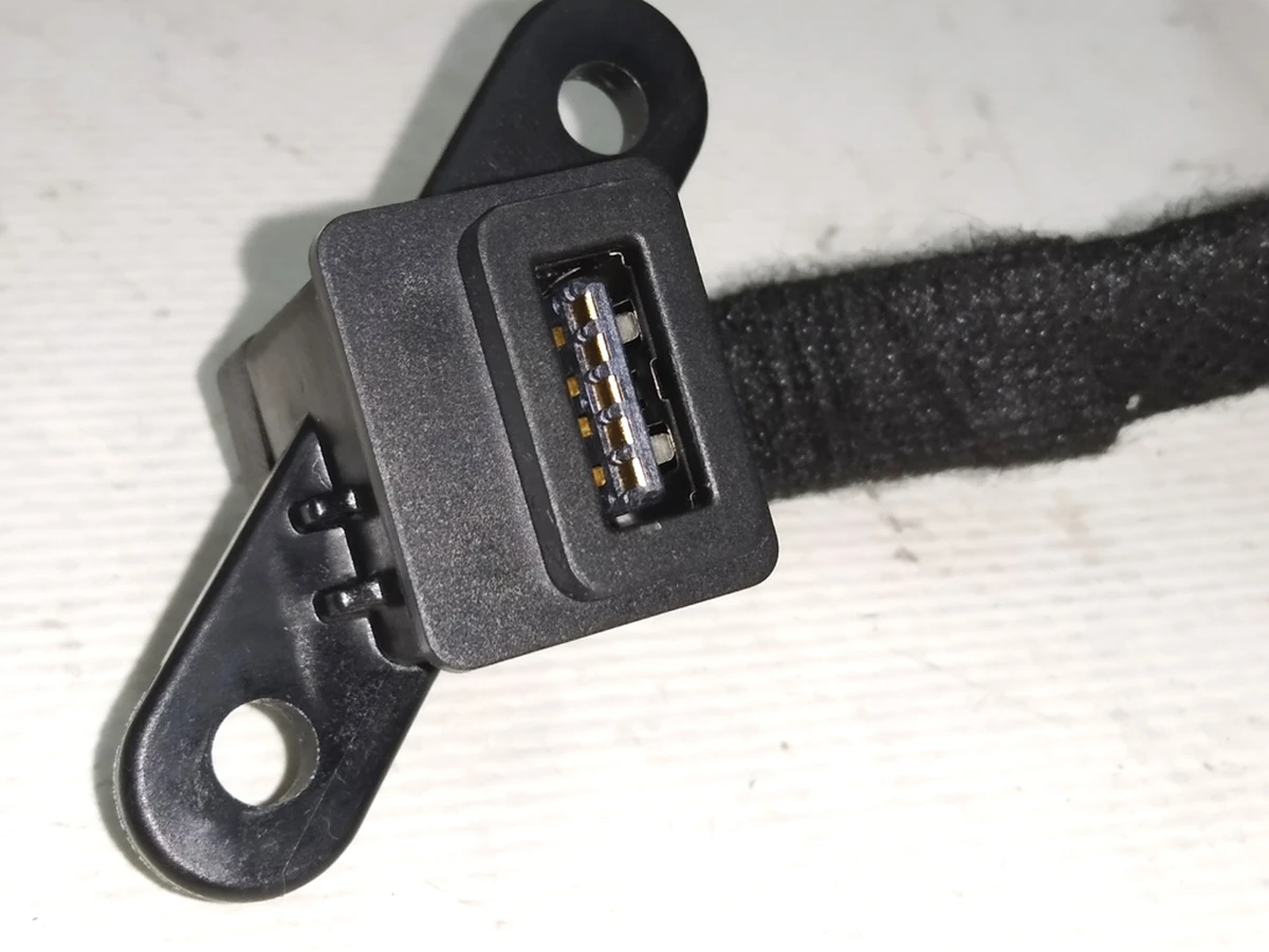 4 USB HYBRID CABLE, LHD Tesla model 3, model Y 1083340-00