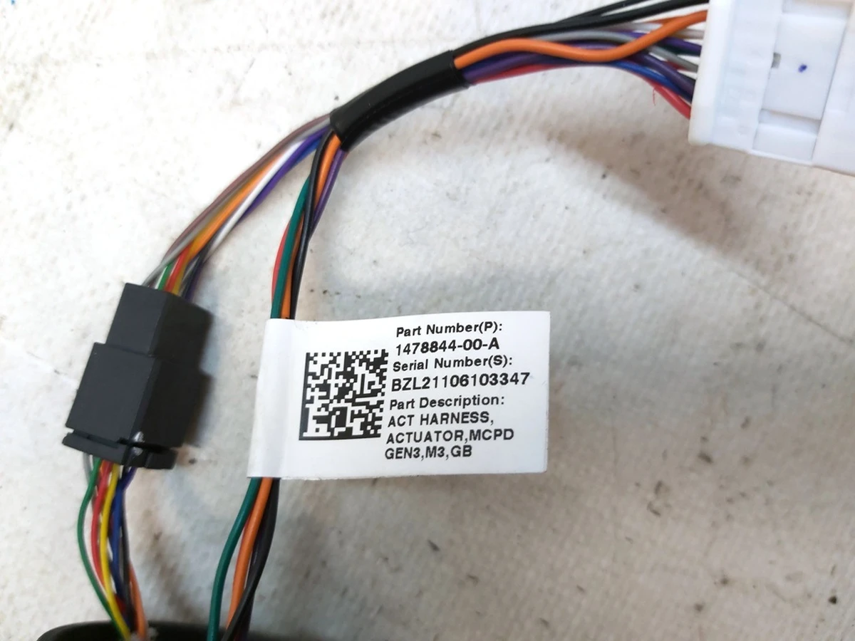 2 Люк порту заряджання з електроприводом Tesla mode 3, model Y 1505513-00-A