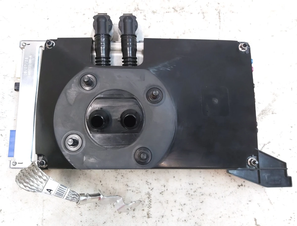 1 Комп'ютер автомобіля REV01 NEW з косою заземлення Tesla model 3 1566786-S0-C