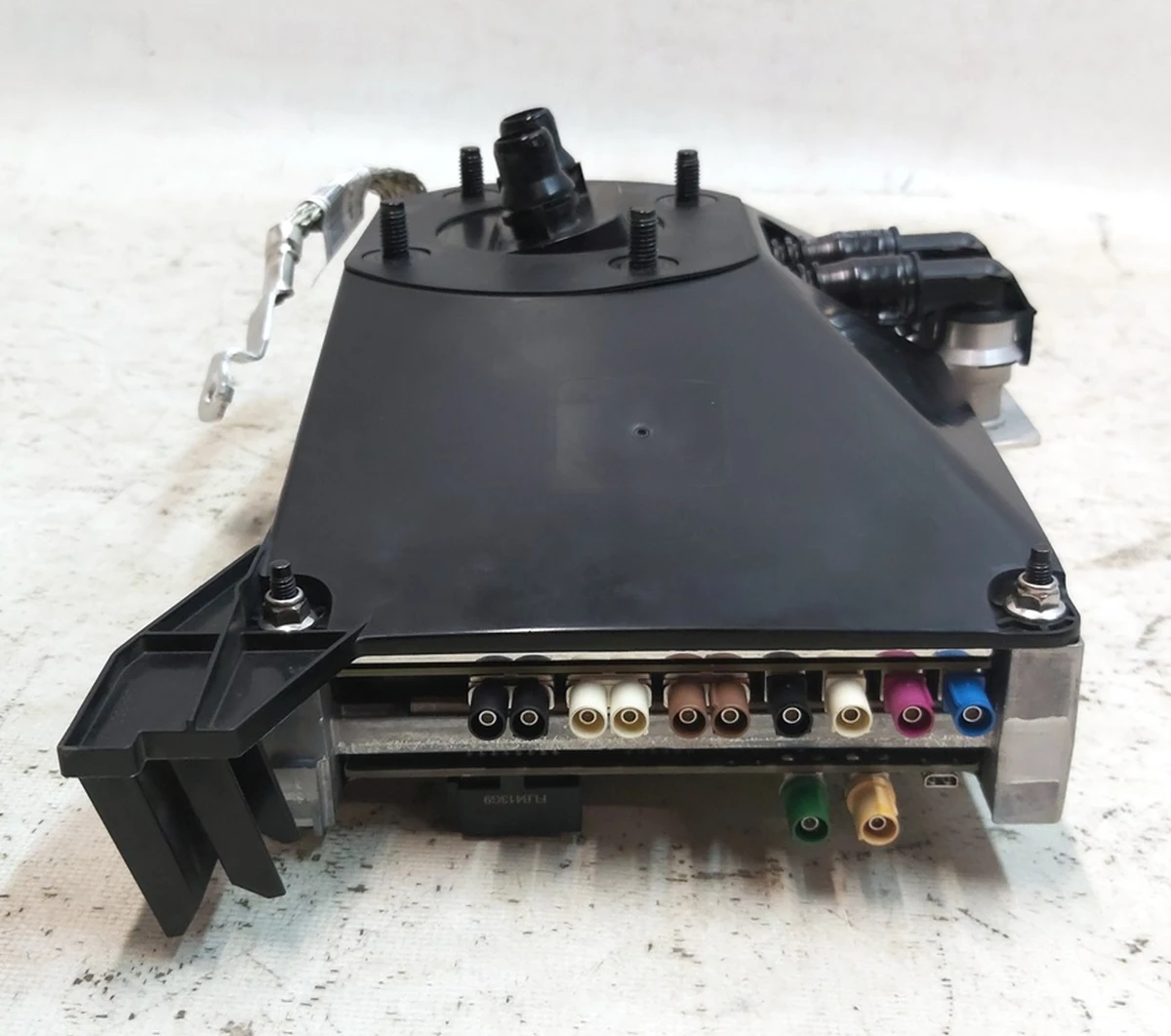 1 Комп'ютер автомобіля REV01 NEW з косою заземлення Tesla model 3 1566786-S0-C