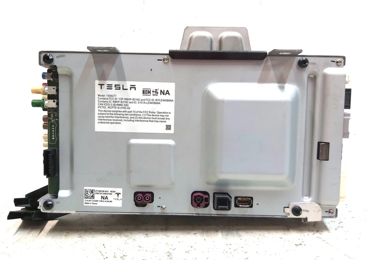 1 Комп'ютер автомобіля REV01 NEW з косою заземлення Tesla model 3 1566786-S0-C