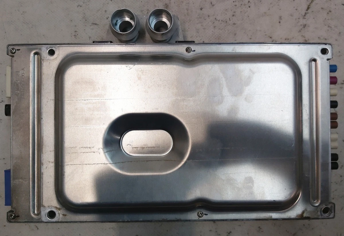 1 Комп'ютер автомобіля REV01 без кронштейна н/к Tesla model 3 1566786-S0-C