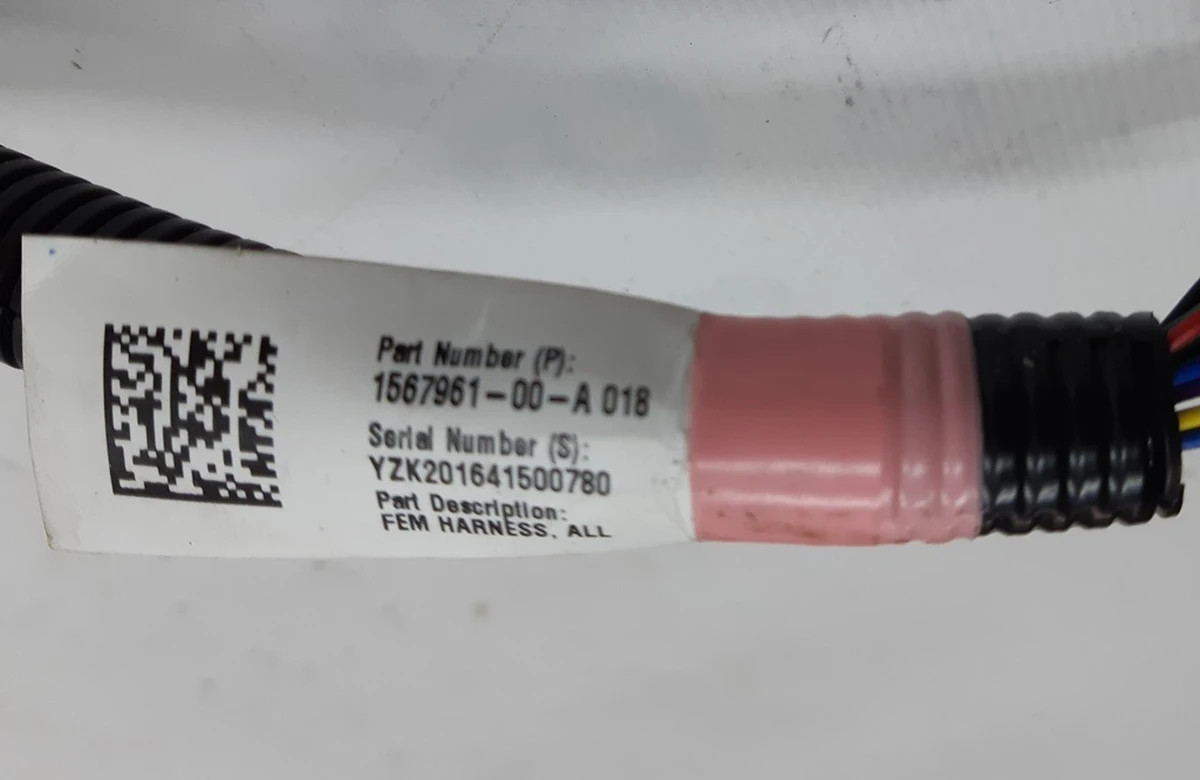 2 Електропроводка боксу переднього багажника (ванни) з пошкодженням Tesla model 3 1567961-00-A