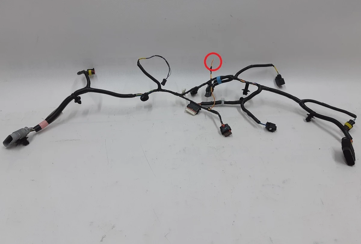 2 Електропроводка боксу переднього багажника (ванни) з пошкодженням Tesla model 3 1567961-00-A