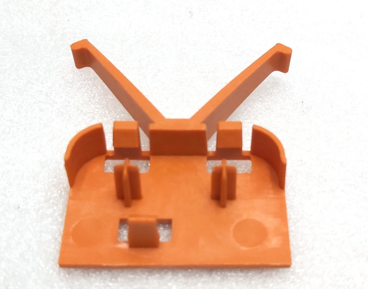 Фиксатор шины высоковольтной основной батареи Tesla model 3 1571219-00-A 1571220-00-A