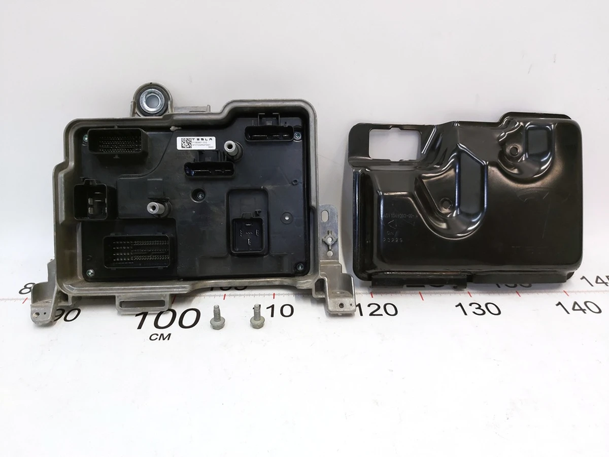 1 Боді контролер передній GEN 3.1 у зборі з радіатором охолодження, кришкою, болтами Tesla Model 3, Model Y 1583991-10-D